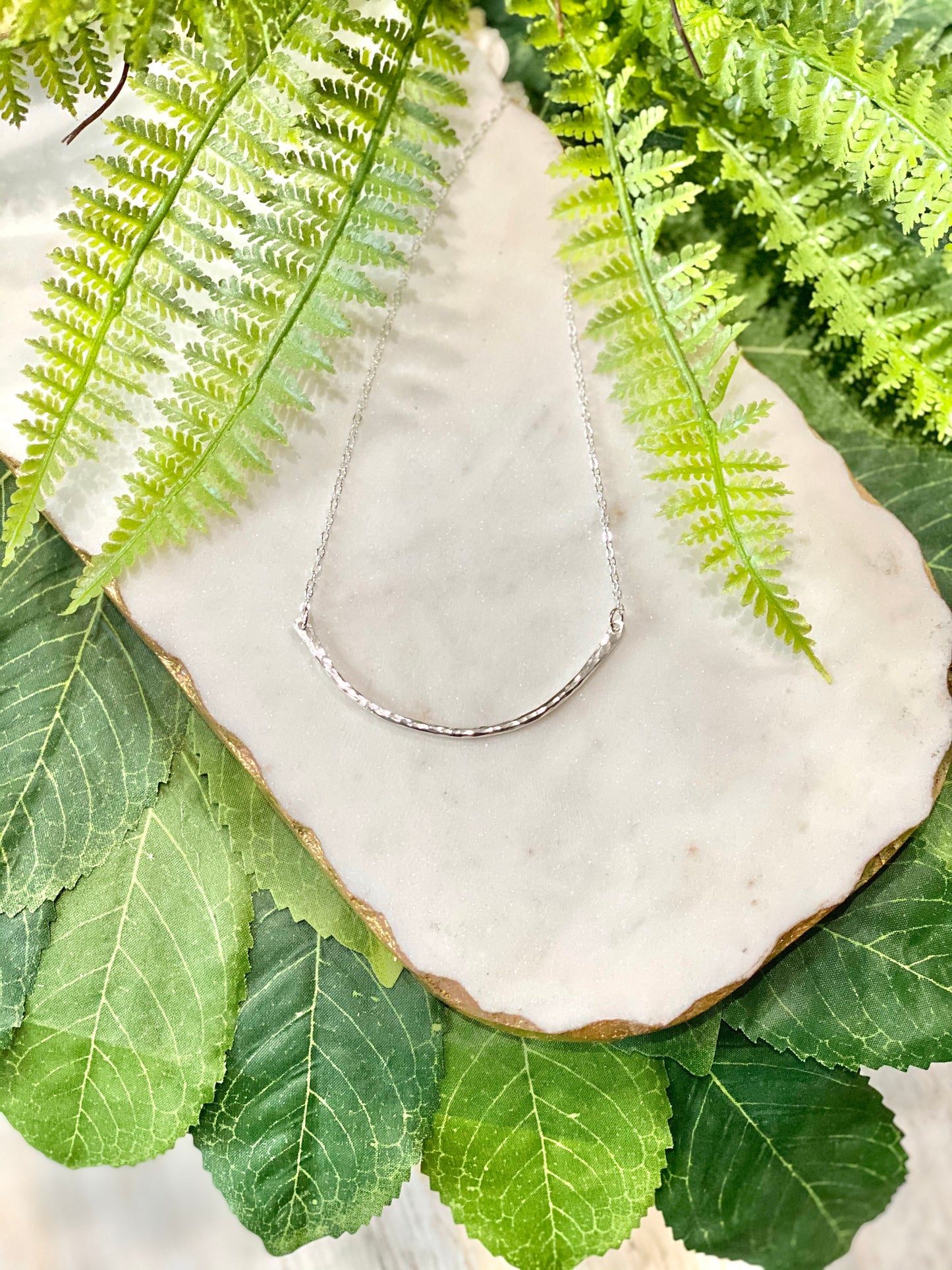 Arch Necklace