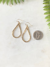 Load image into Gallery viewer, Teardrop Earrings