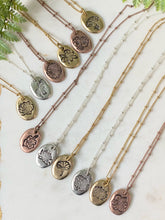Load image into Gallery viewer, Birth Month Flower Necklace