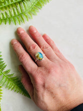 Load image into Gallery viewer, Labradorite Stone Ring