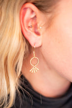 Load image into Gallery viewer, Circle Fray Earrings